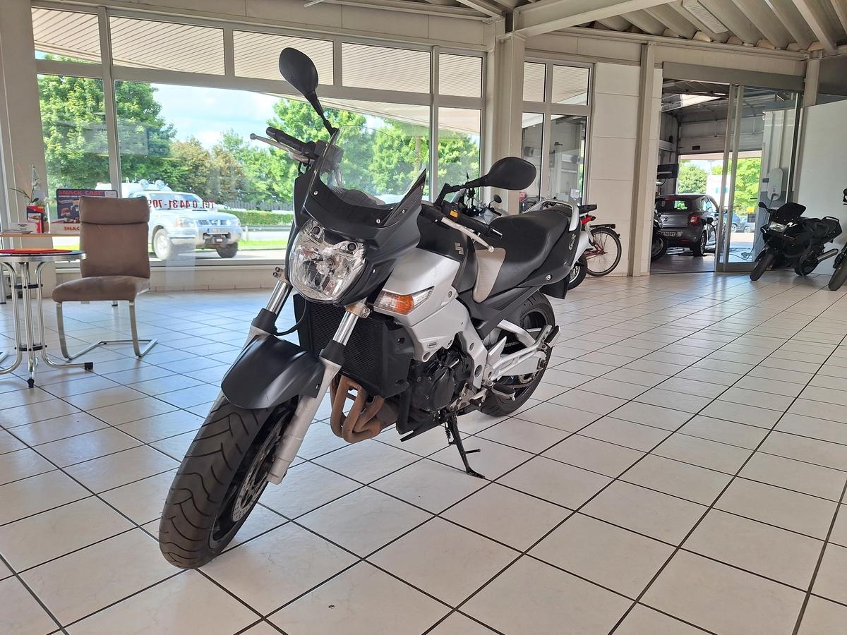 Suzuki GSR 600 